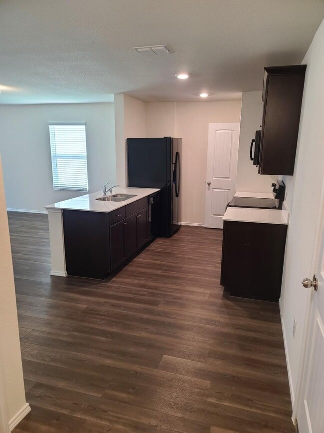 Foto del edificio - 4009 Renee Dr