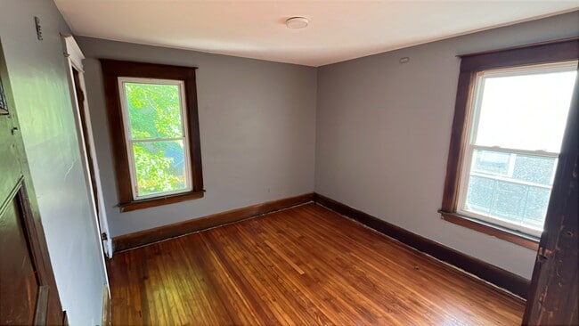 Building Photo - 590 Frost Ave
