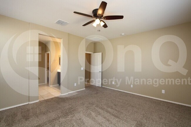 Building Photo - 2620 S 116th Dr