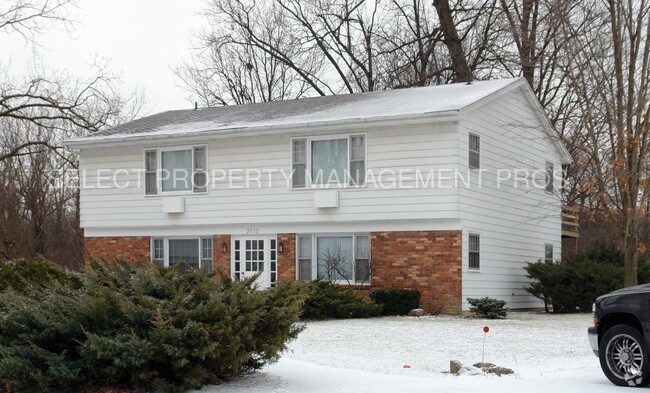 Primary Photo - 3705 Sleepy Hollow Ln