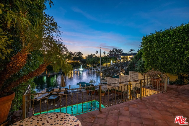 Building Photo - 10024 Toluca Lake Ave
