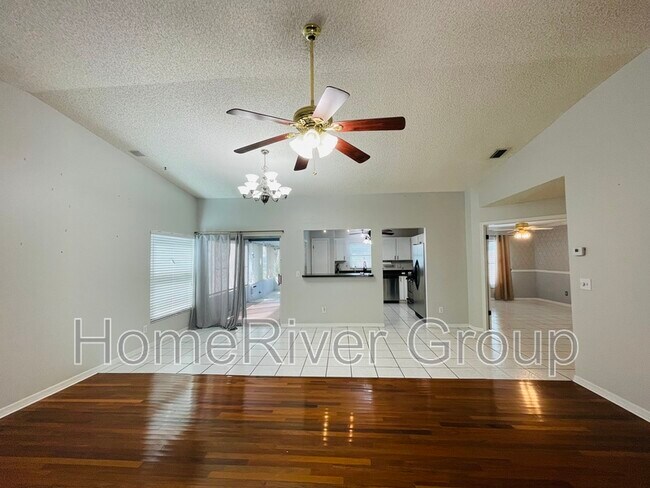 Foto del edificio - 10110 Cedar Dune Dr