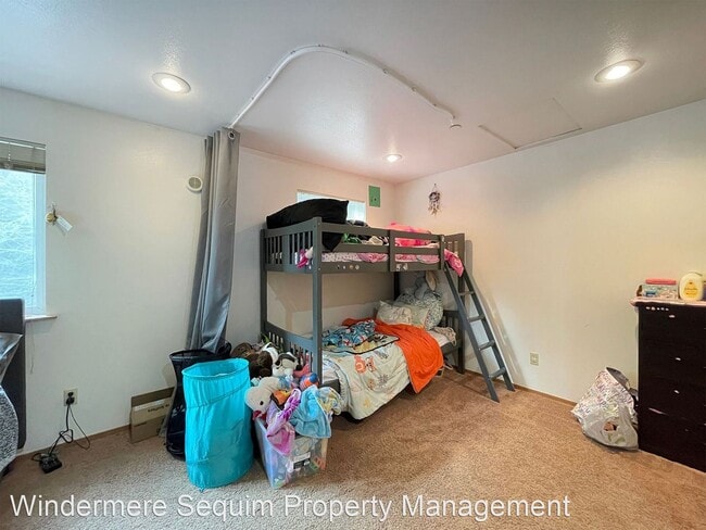 Building Photo - 2 br, 1.5 bath House - 333 W. Park Ave. #A