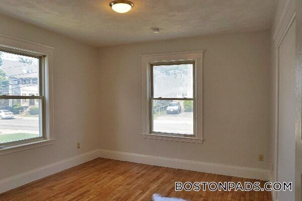Building Photo - 381 Crescent St