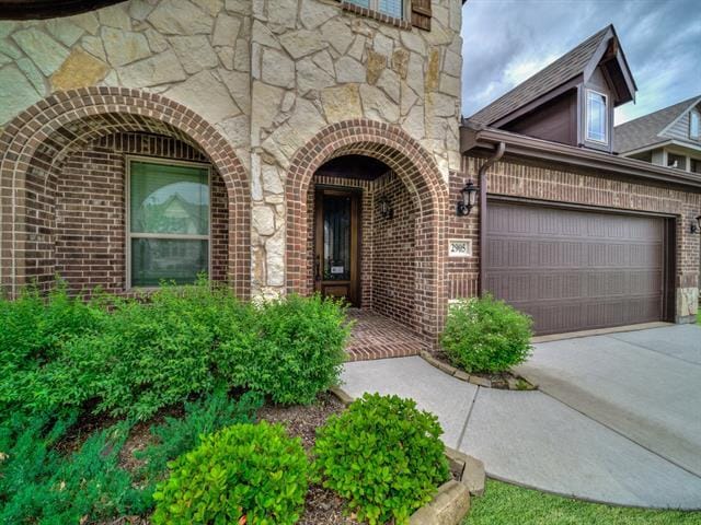 Building Photo - 2905 Parkwood Cir