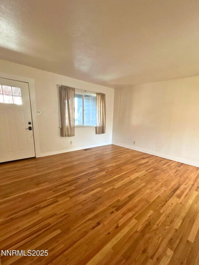 Foto del edificio - 640 James Ln