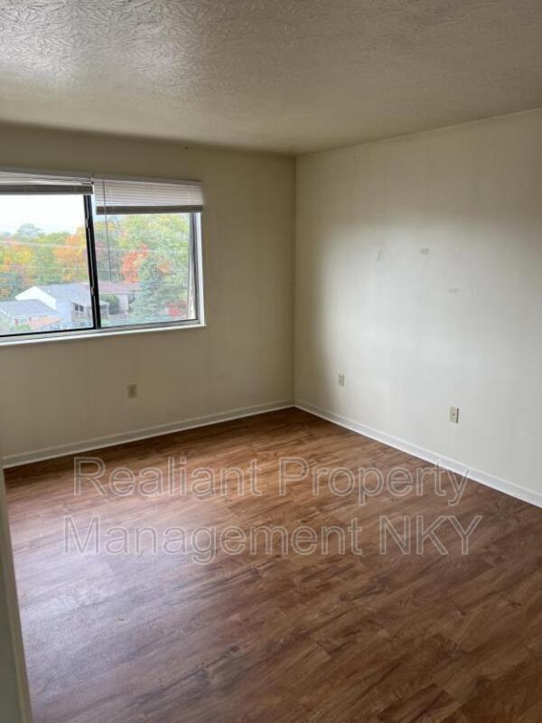 Building Photo - 911 Amhurst Dr