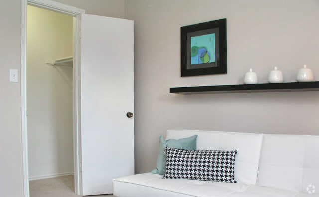 Interior Photo - Commons