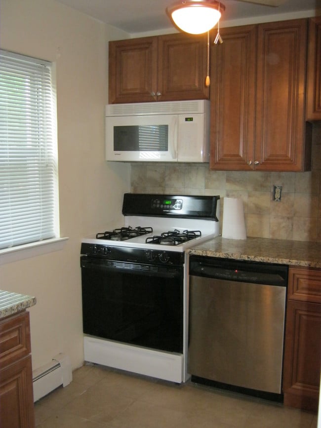 Kitchen - 2467 NJ-10