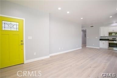 Building Photo - 616 W 85th St