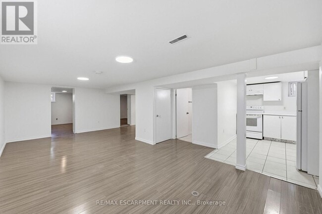 Building Photo - 292 Bogert Ave