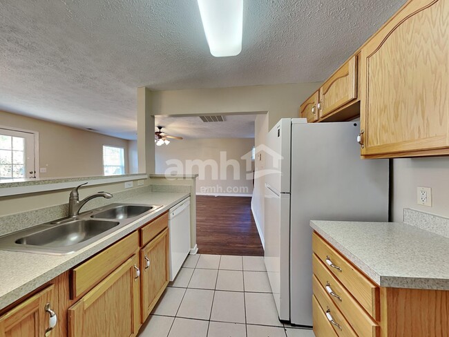 Foto del edificio - 2615 River Meade Way