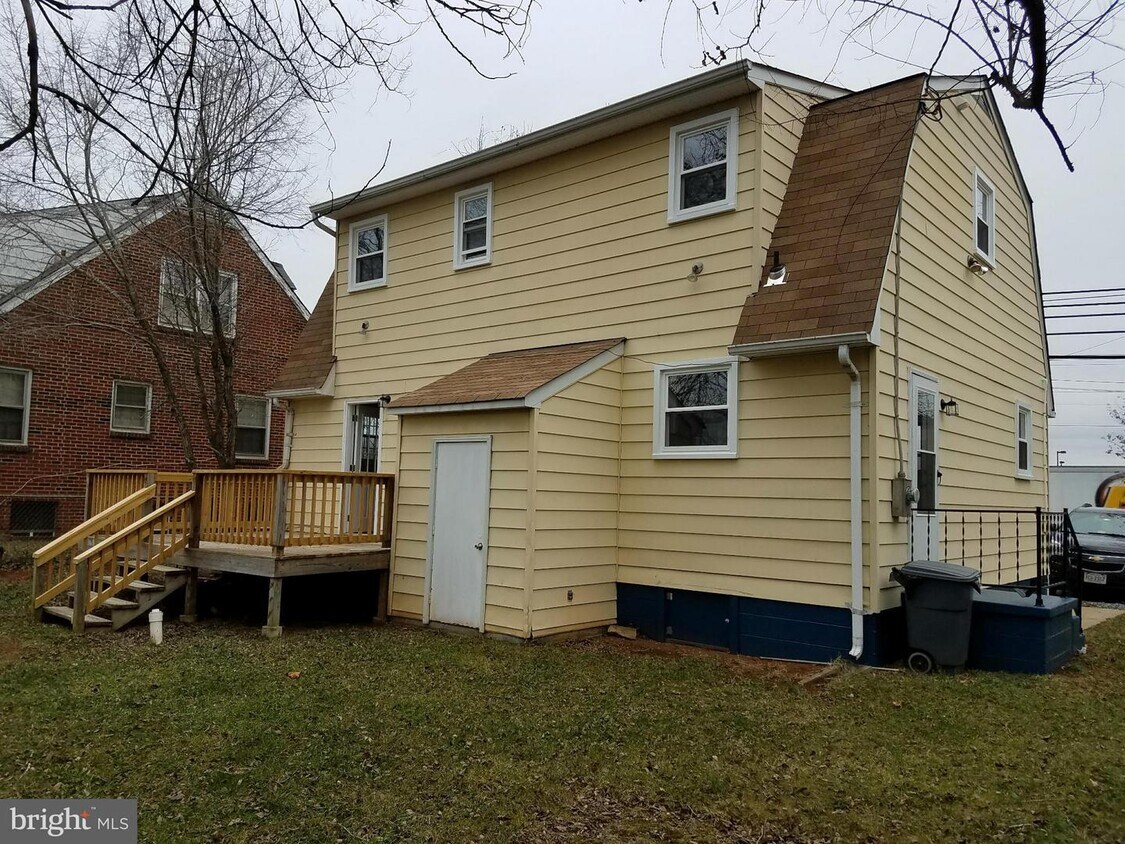Primary Photo - 1503 Dixon St