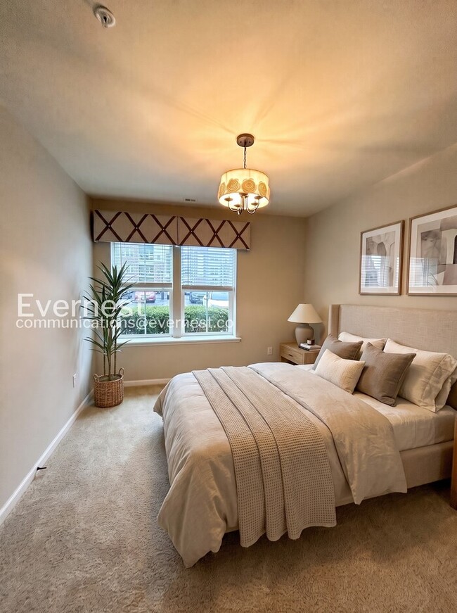 Building Photo - 14001 Briars Cir