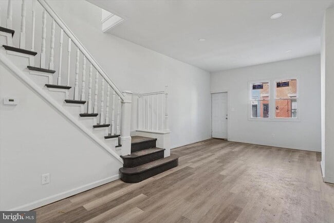 Building Photo - 2350 N Opal St