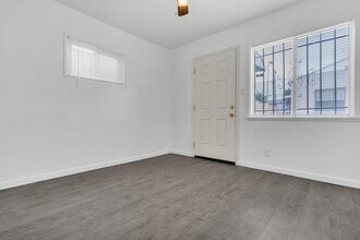 Building Photo - 447 E 101st St