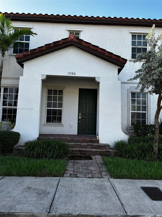 Foto principal - 17186 SW 93rd St