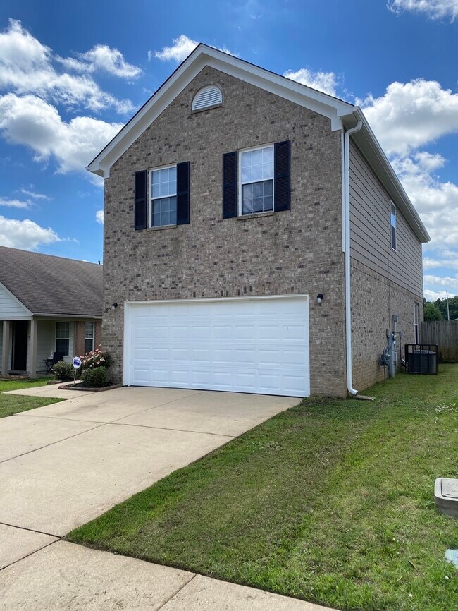 Foto del edificio - 7821 Fallstone Rd Memphis, TN 38125