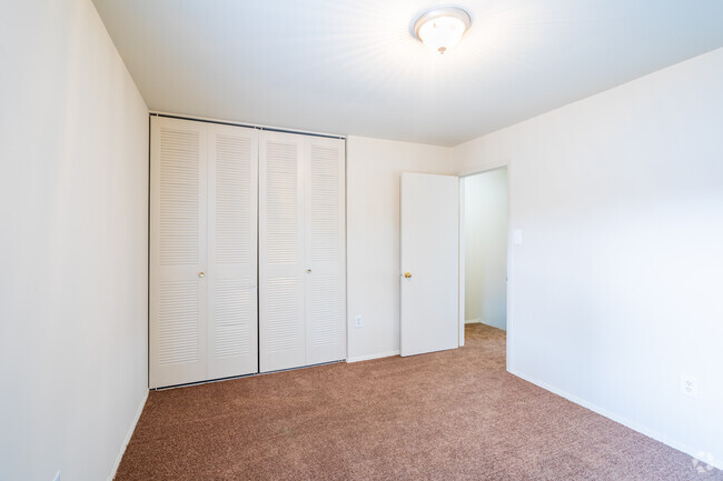 2BR, 1BA - Gerwyn Manor