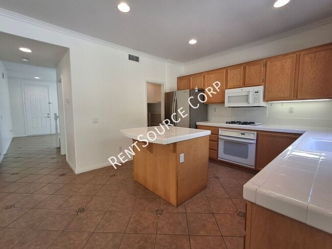 Building Photo - 24339 Alyssum Pl