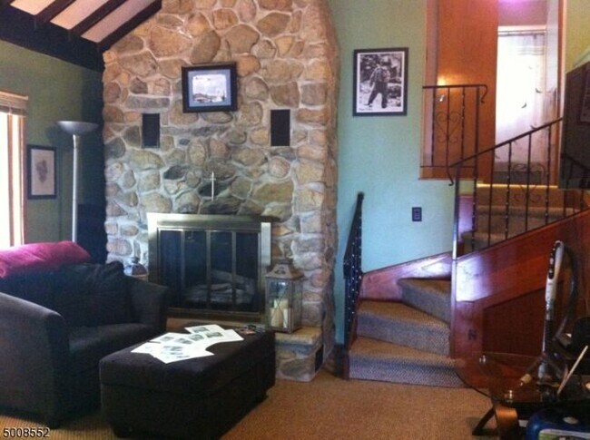 Building Photo - 22 Meteor Trail