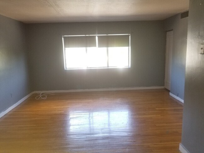 Foto del edificio - 116 Bradlee St