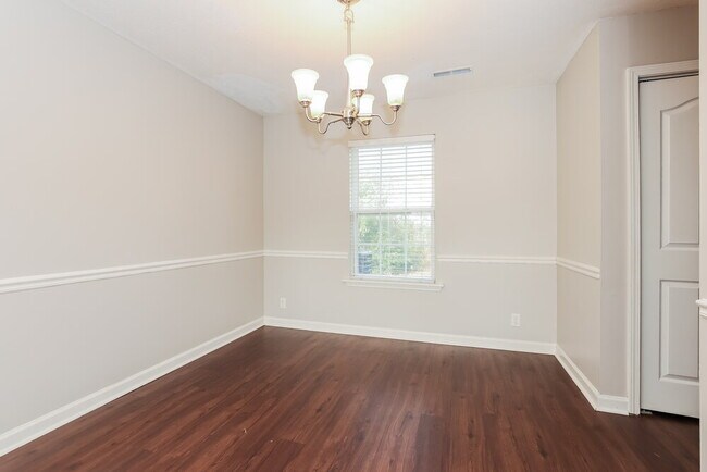 Building Photo - 3015 Ace Wintermeyer Dr