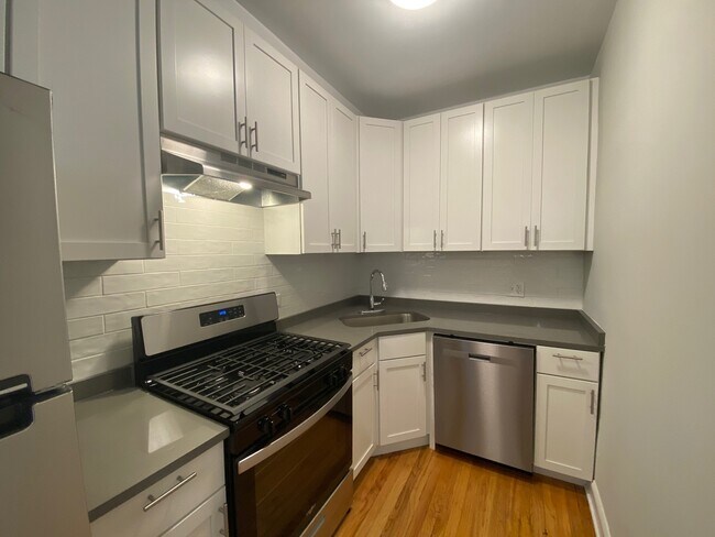 Foto del edificio - 1525 W Estes Ave