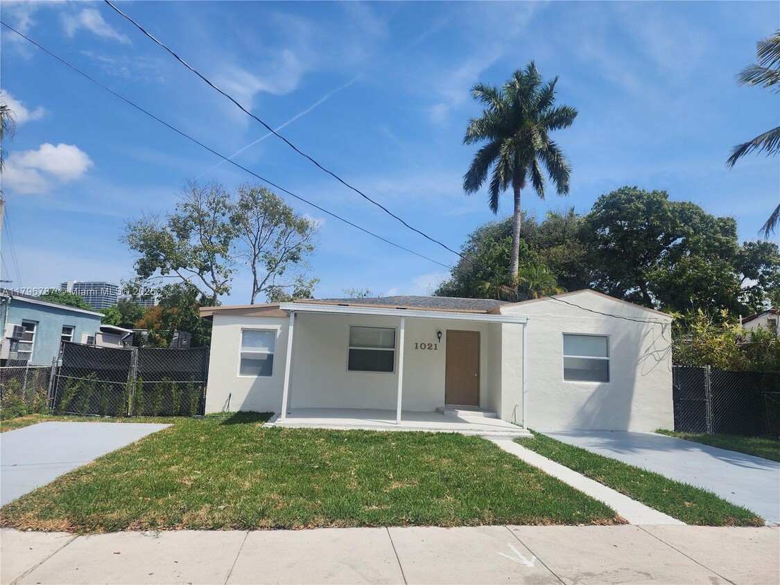 Foto principal - 1021 NW 20th Ave