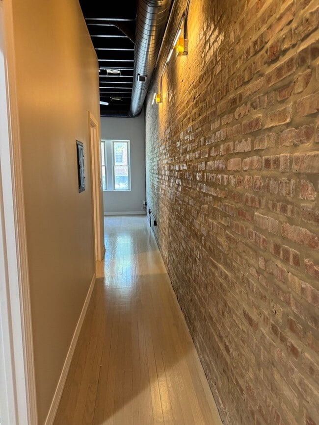 Building Photo - 2610 Flossmoor Rd