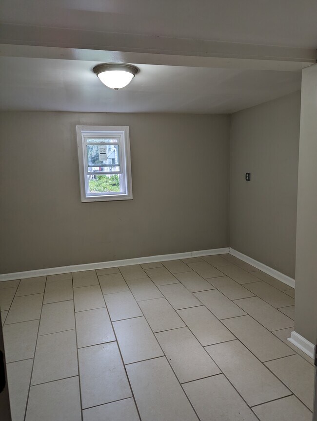 Foto del edificio - 1325 E 40th St