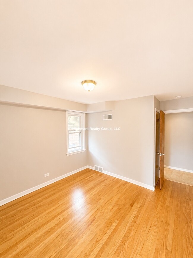 Building Photo - 8242 Kilpatrick Ave