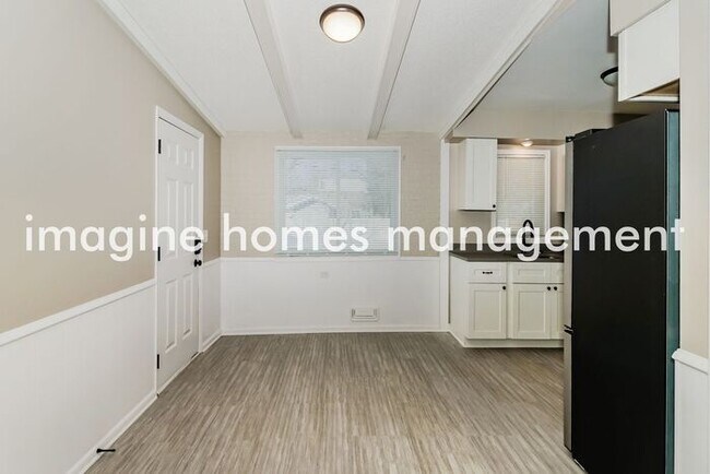 Building Photo - Fully Renovated 4 Bedroom Single Family Ho...