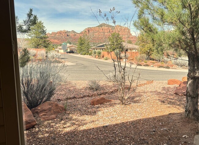 Foto del edificio - HOUSE - RED ROCK VIEWS - MOVE IN SPECIAL!