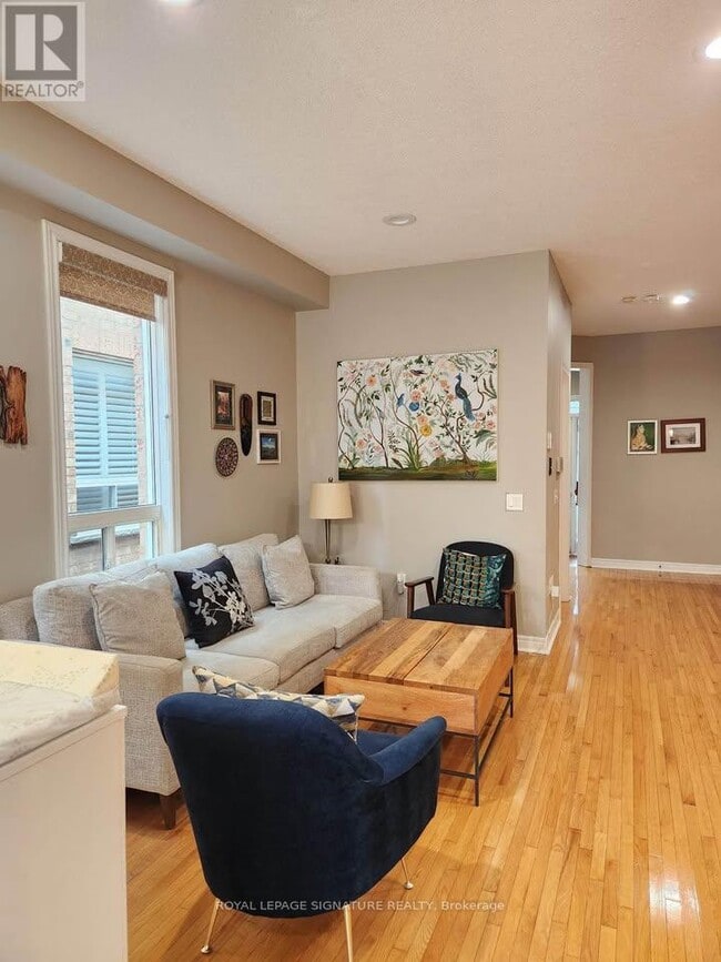 Building Photo - 971 Ledbury Crescent