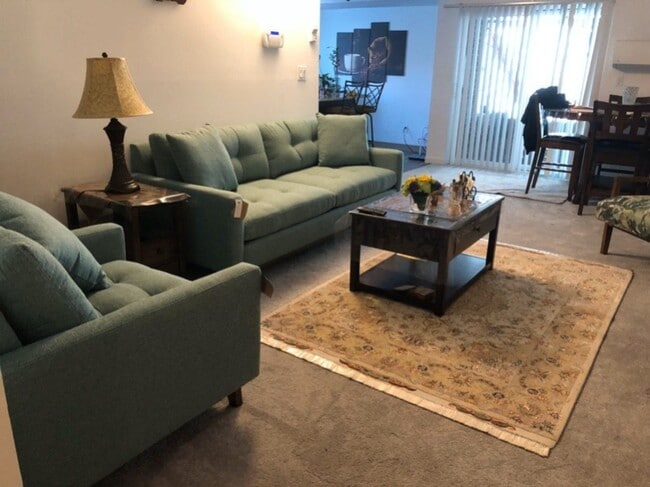 Building Photo - 47 Mystic St