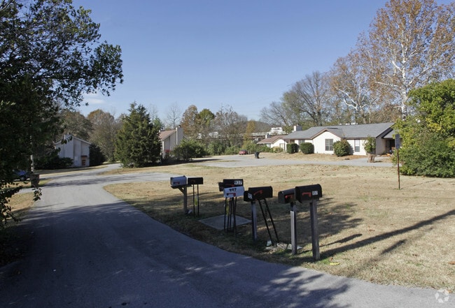 Building Photo - 945-953 Bresslyn Rd