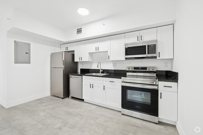 3 habitaciones, 2 baños - 1000 pies cuadrados - Cocina - 147 NW 59th St