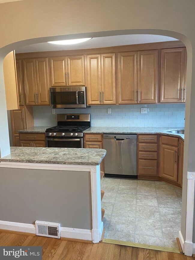 Foto del edificio - 110 Regester Ave