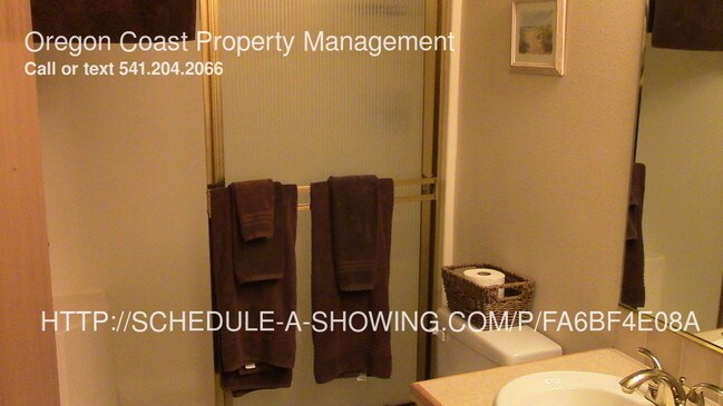 Foto del edificio - 3475 NW Marine Ave