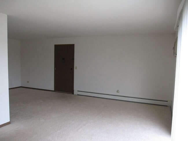 Building Photo - Cavalier Ct