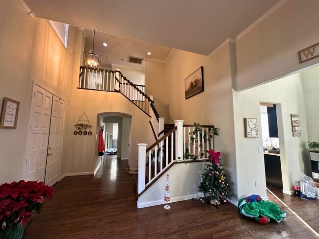 Foto del edificio - Bright and Updated 4-Bedroom Home in Windsor