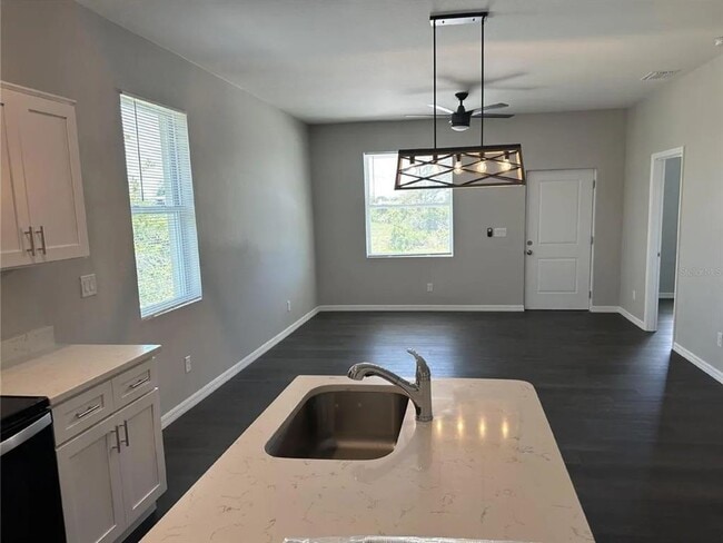 Building Photo - 10364 Kidron Ave