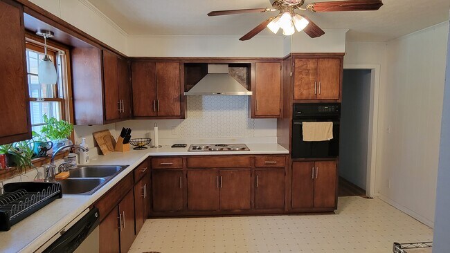 Foto del edificio - 4904 Holmes Ave NW