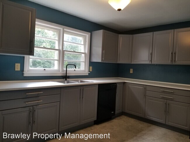 Building Photo - 3 br, 2 bath House - 1119 N. Madison St