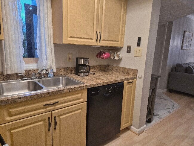 Foto del edificio - 19505 Quesada Ave