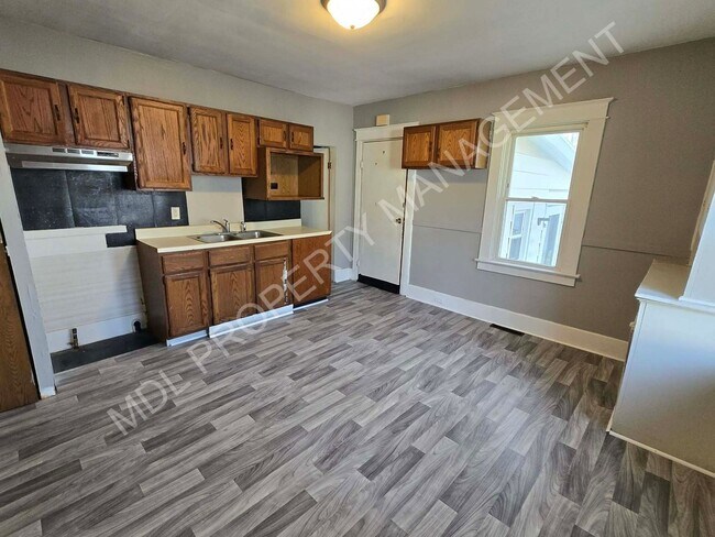 Foto del edificio - 2 Bed / 1 Bath House in Saginaw