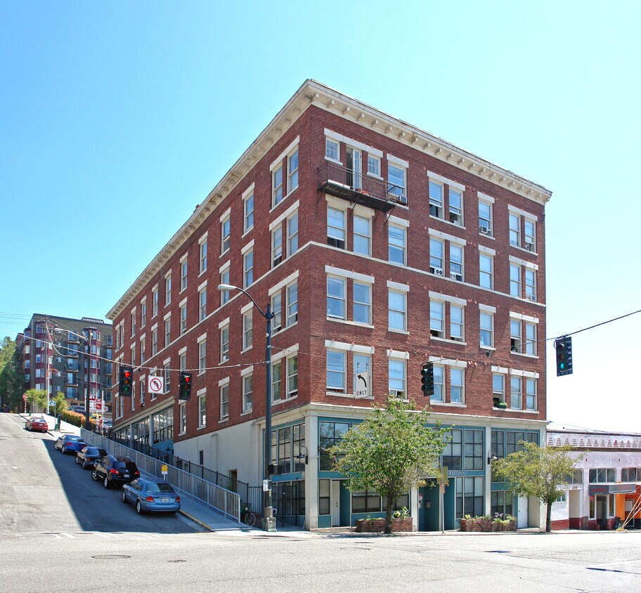 Primary Photo - Large Studio