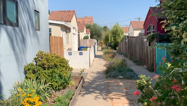 Foto del edificio - 1238 1/4 N Cahuenga Blvd