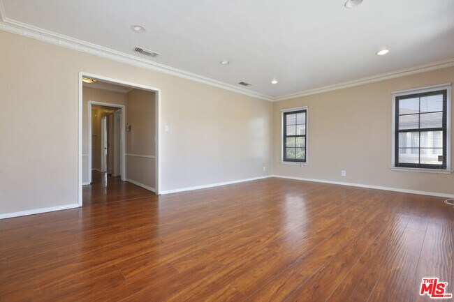 Foto del edificio - 2504 W 101st St
